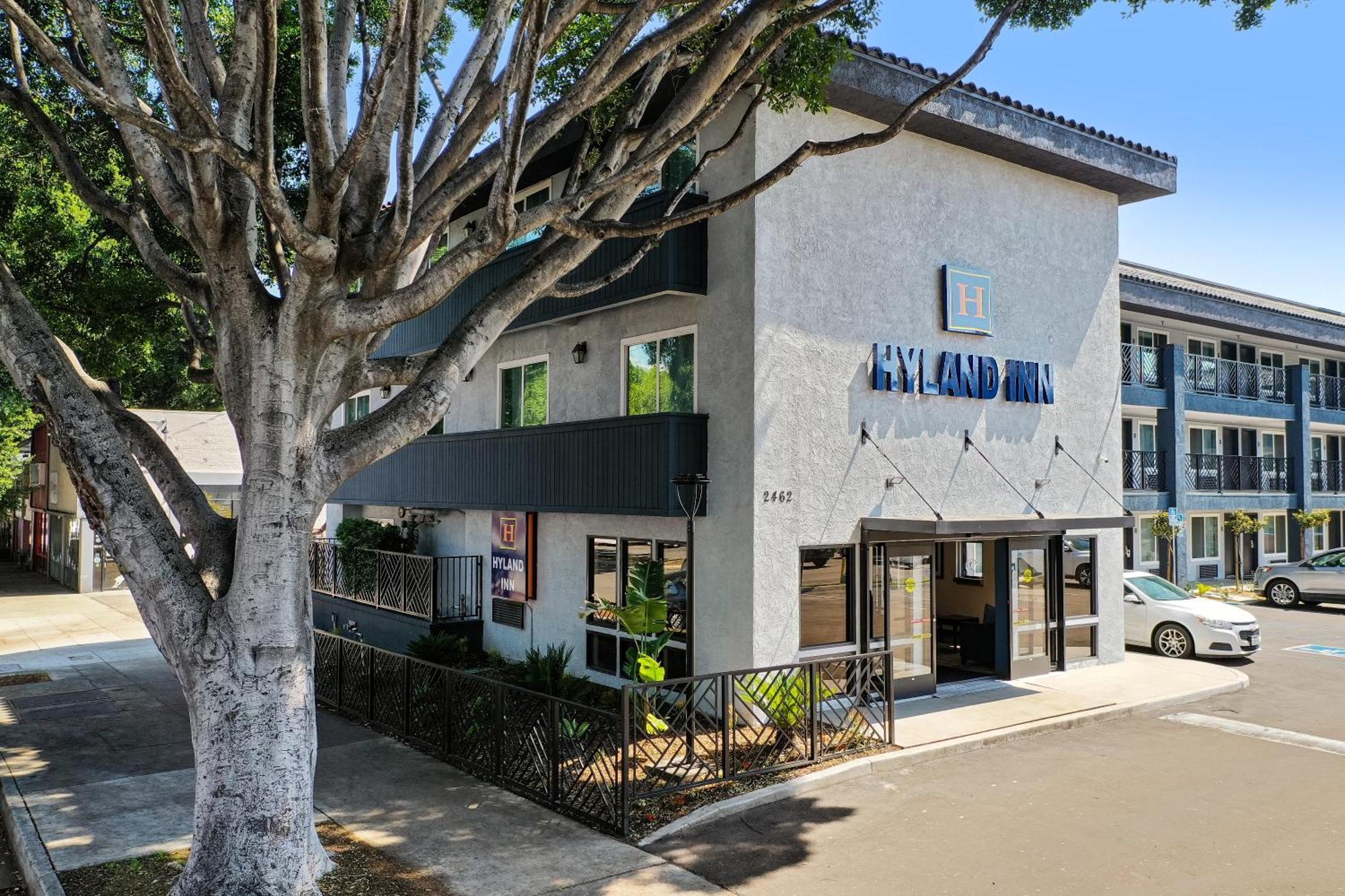 Hyland Inn Near Pasadena Civic Center Exterior photo