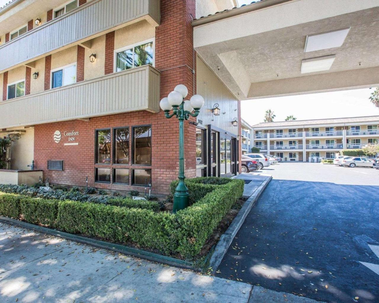 Hyland Inn Near Pasadena Civic Center Exterior photo